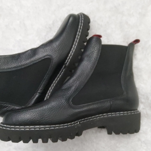 Leather Chelsea Boots - Picture 9 of 10